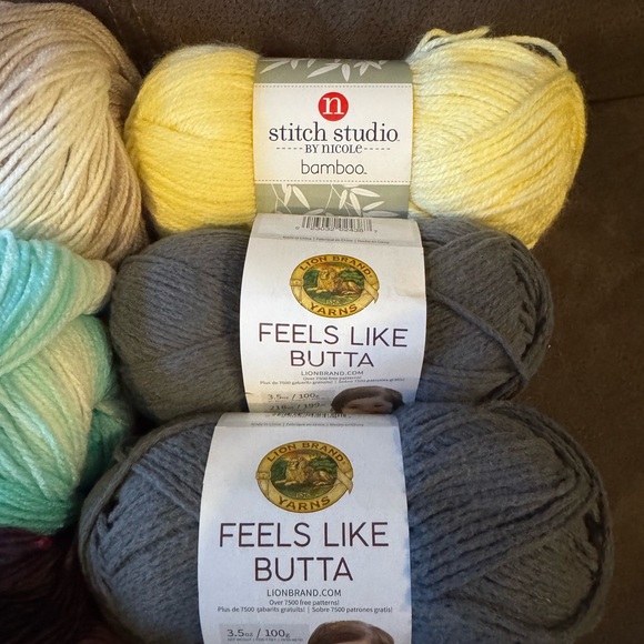 Yarn Bundle - Picture 2 of 15